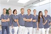 Team der Zahnmedizinischen Praxis Klinik Prof. Dr. Hassel und Dr. Hunecke in Mannheim